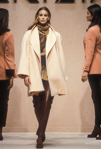 krizia-fw-1992-5.thumb.jpg.b4d55f59adbafea98887fc22e42ec8fd.jpg