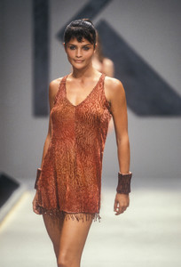 krizia-fw-1994-6.thumb.jpg.7805e3cba20007ad56179e69a8ee0fca.jpg