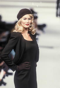 krizia-fw-1995-28.thumb.jpg.63db016eb361186e3f697da76c34dd06.jpg