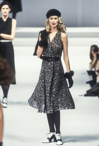 krizia-fw-1995-4.thumb.jpg.eb18f1b9c21aa7f8ddcfedb03783d71d.jpg