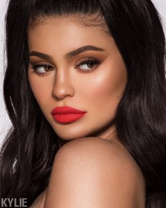 kylie-jenner-kylie-cosmetics-campaign-boss-ironic-and-say-no-more-2018-2.jpg