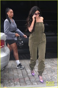 kylie-jenner-travis-scott-step-out-together-sunday-funday-03.jpg