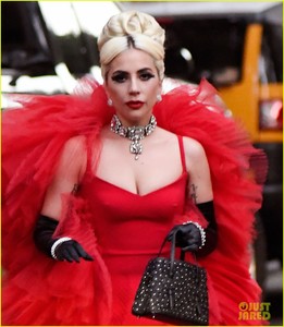 lady-gaga-red-outfit-dinner-new-york-04.jpg