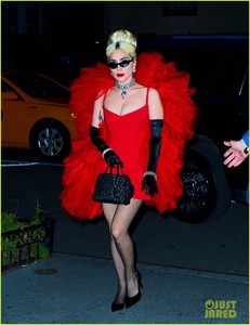 lady-gaga-red-outfit-dinner-new-york-05.jpg