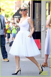 lady-gaga-white-dress-03.jpg