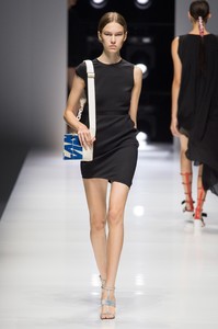 lanvin-rs18-3944.thumb.jpg.509374993219665dee3585bde077158a.jpg