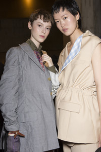 loewe-bks-z-rs18-8821.thumb.jpg.4e6463efbe7a3438e20d5e37b2ec3bc6.jpg