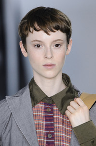loewe-clpa-rs18-0145.thumb.jpg.e3be722401acf86cb3846748b9097b3d.jpg