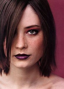 lucy_gordon2.thumb.jpg.6a8a02ace00bdf8ba648037fe737fab7.jpg