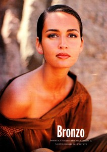 marie_claire_italia_may_1990_14.thumb.jpg.71946345ccacf13b0b6eab3333ce36ed.jpg