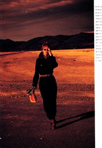 marie_claire_italia_nov_1990_10.thumb.jpg.85132b3da0f57927fd5ee71501c86ae0.jpg