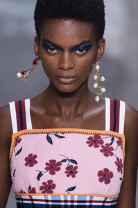 marni-clpa-rs18-9305.thumb.jpg.0c42c84bf24ecfcd5390486d8d5141da.jpg