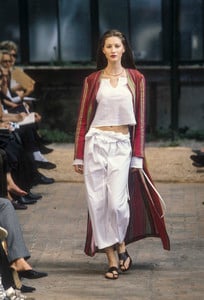 marni-ss-1999-1.thumb.jpg.a33a5d9608423b3c2419be9b8f56d41e.jpg