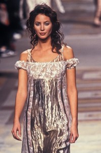 martine-sitbon-ss-1994-4.thumb.jpg.1ef944b3df5f28c5372ab31241b7c675.jpg