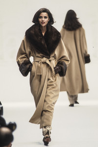 max-mara-fw-1992-1.thumb.jpg.815f545b725147fbcebdf75bc187b40c.jpg