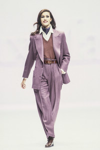 max-mara-fw-1992-3.thumb.jpg.bbdd75ccaa856a9913a8fe81a5c4b4bf.jpg