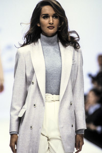 max-mara-fw-1992-4.thumb.jpg.10f1f971600eefcef8b8204476866e78.jpg