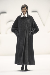 max-mara-fw-1993-3.thumb.jpg.716974cc2a904f54445ed0ebc0dd78a0.jpg