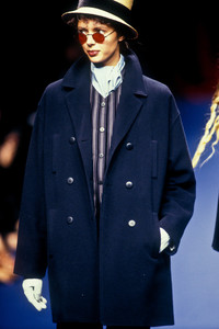 michel-klein-fw-1994-1.thumb.jpg.26fff016b7dcfc96c7a167d0b54275c6.jpg