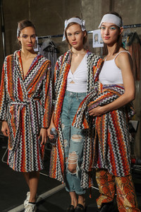 missoni-bks-s-rs18-0056.thumb.jpg.c539f65735937f55f65382c241b7cb7e.jpg