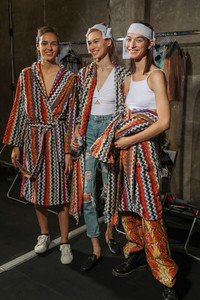 missoni-bks-s-rs18-0058.thumb.jpg.167e9c4577c7c765049b8a45e1b83b85.jpg