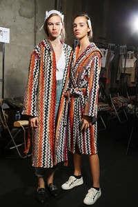 missoni-bks-s-rs18-0064.thumb.jpg.b36426874097eef0954cc107d64df058.jpg