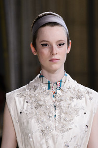 miu-miu-clp-rs18-6705.thumb.jpg.5db4baee63e38ad9307ed9b74bfe54dc.jpg