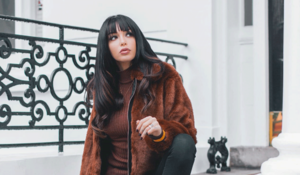 nabilla-frange-a-clip.png