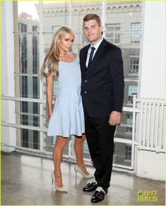 paris-hilton-chris-zylka-pop-up-restaurant-10.JPG