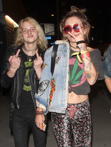 paris-jackson-leaving-the-cheech-chong-show-at-roxy-theatre-in-hollywood-04-29-2018-3.jpg