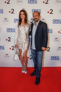 penelope-cruz-we-are-not-lying-photocall-at-cannes-film-festival-3.jpg