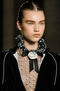 philosophy-di-lorenzo-serafini-clp-rf18-0360.thumb.jpg.bb5cbeb544864657665bd8dcbde268bd.jpg