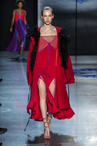 prabal-gurung-rf18-1290.thumb.jpg.e0a3c98ce007e63ccdfbe7254b91e40a.jpg