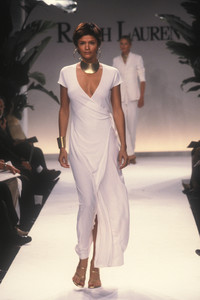 ralph-lauren-ss-1997-22.thumb.jpg.4d1cf2965f5c9a5c15a8e8e9abe361b3.jpg