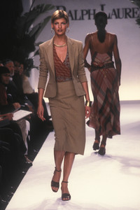 ralph-lauren-ss-1997-3.thumb.jpg.584418f75cd698ff2eae6f1ba164ff3f.jpg