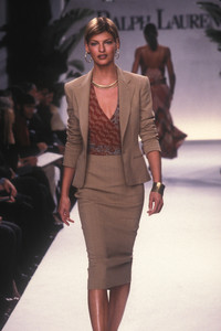 ralph-lauren-ss-1997-4.thumb.jpg.ad648b0820f072cd3e493e4e1092aef1.jpg