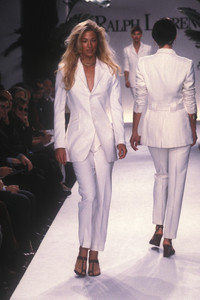 ralph-lauren-ss-1997-5.thumb.jpg.5444988ffe7175533ec76937bb63f69c.jpg