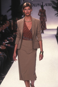 ralph-lauren-ss-1997-5.thumb.jpg.c4f3ee244ea9f7c78d1b2f720a71ddd7.jpg