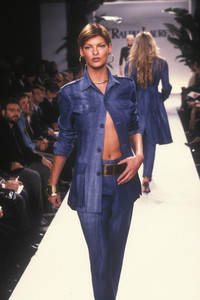 ralph-lauren-ss-1997-6.thumb.jpg.6fca88e1c5642e051fbc2245daf8eea7.jpg