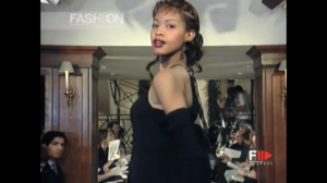 robertson-1994xfw-rochas-003_1.thumb.png.927a0673beed056240e236dd32e46e02.png