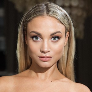 rose_bertram_31890428_619841311693670_5674793297244061696_n.jpg