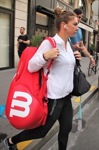 simona-halep-leaving-her-hotel-in-paris-05-28-2018-0.thumb.jpg.b7c5ca41ac95de7c66849e0675043f59.jpg