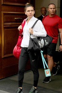 simona-halep-leaving-her-hotel-in-paris-05-28-2018-3.jpg