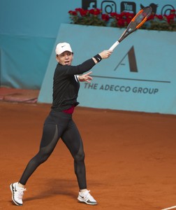 simona-halep-mutua-madrid-open-training-session-in-madrid-05-04-2018-0.thumb.jpg.229123b5a12bf03037c3e469c9a2716a.jpg