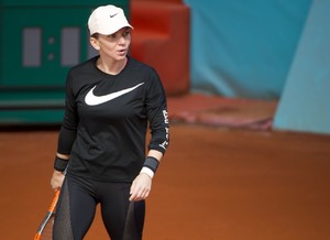 simona-halep-mutua-madrid-open-training-session-in-madrid-05-04-2018-3.jpg