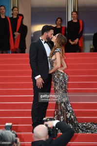 thomas-vergara-and-nabilla-benattia-attend-the-screening-of-solo-a-picture-id958869982.jpg
