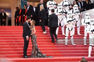 thomas-vergara-and-nabilla-benattia-kiss-on-the-steps-as-look-on-at-picture-id958876106.jpg