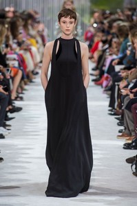 valentino-rs18-2779.thumb.jpg.92cf5ade4f1caeabc5445d6316ec6187.jpg