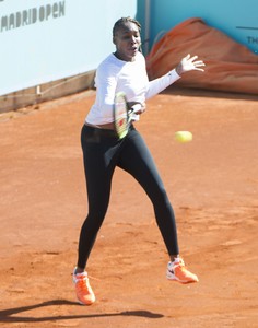 venus-williams-mutua-madrid-open-training-session-in-madrid-05-04-2018-2.jpg