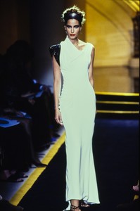 versace-hc-fw-1997-5.thumb.jpg.dfa321d42e46cef65586361cd9ae44a1.jpg